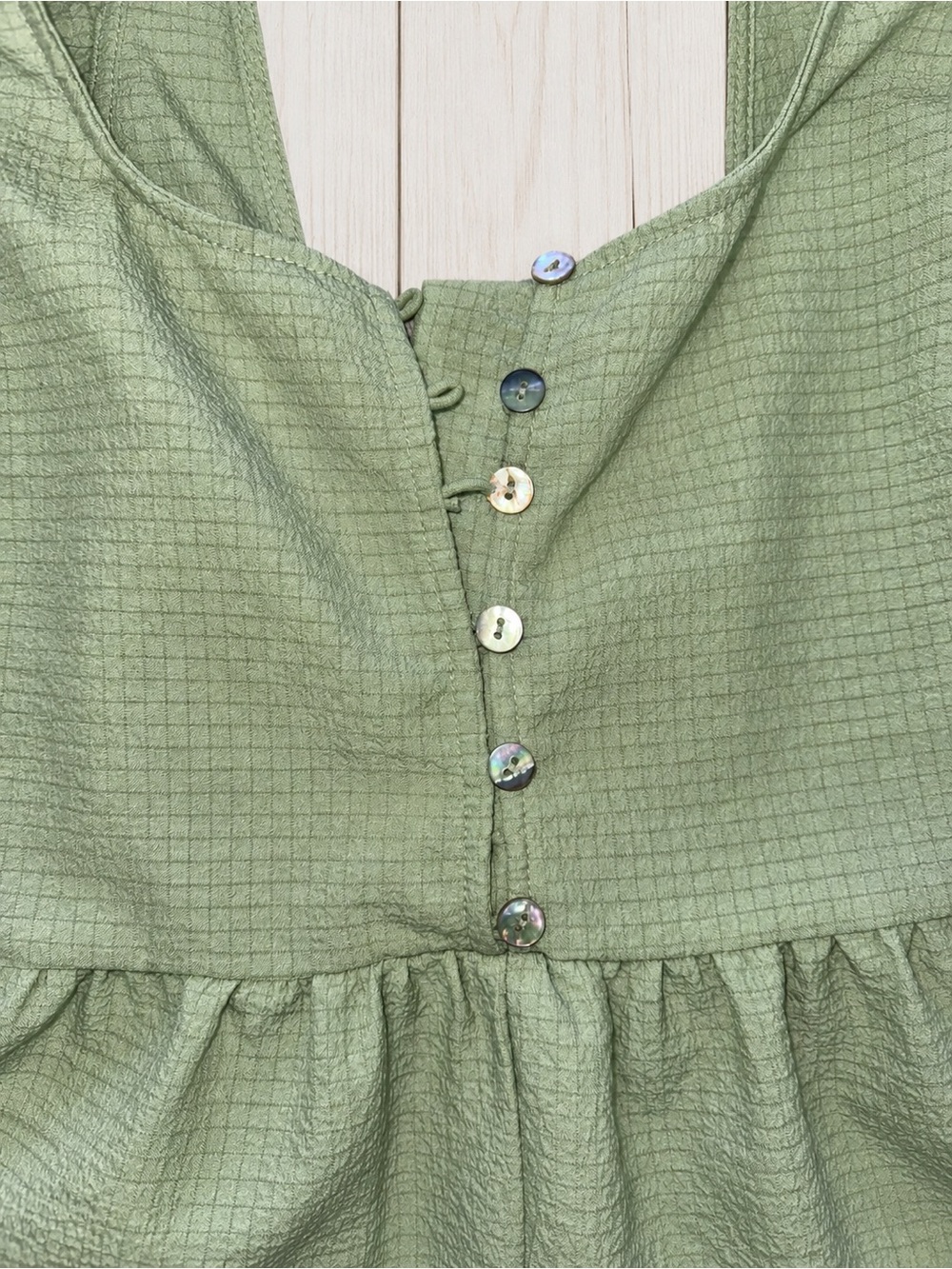 Green Ruffle Sleeve One-Piece Romper - Picture 4 of 5